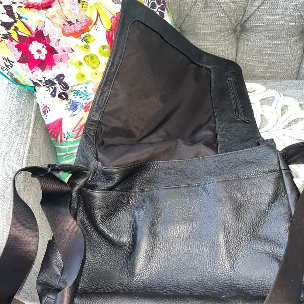 Tumi Leather Laptop Crossbody Handbag Purse Bag